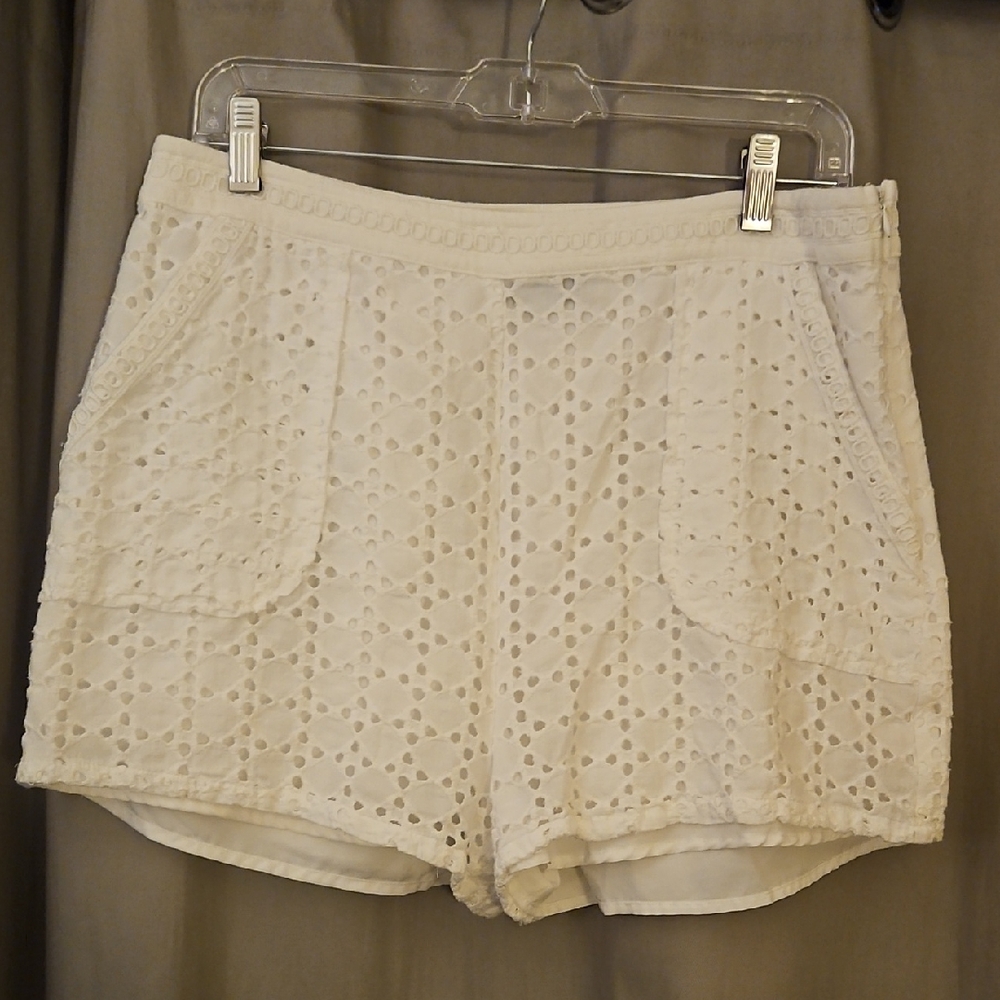 🤑Vici White Eyelet High-Waist Shorts